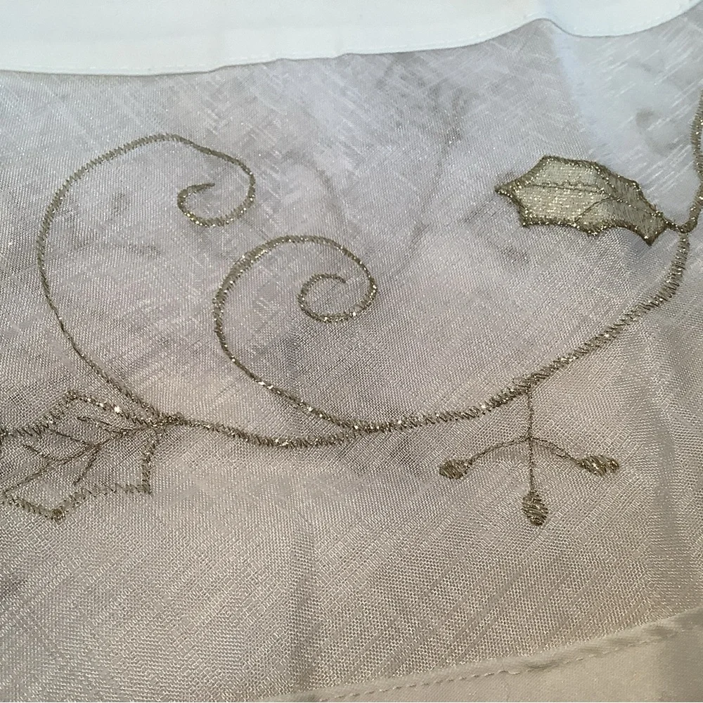 Christmas Tablecloth Metallic Gold Cutwork Scalloped Edge 66” Round Sam Hedaya